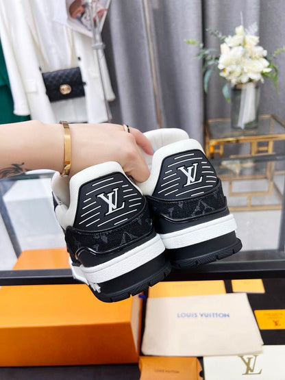 Sneaker Trainer di Louis Vuitton