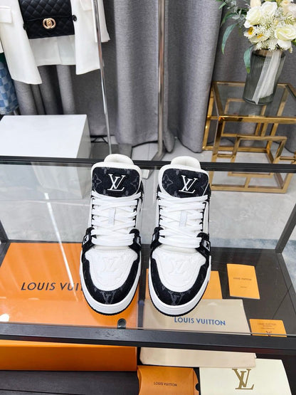 Sneaker Trainer di Louis Vuitton